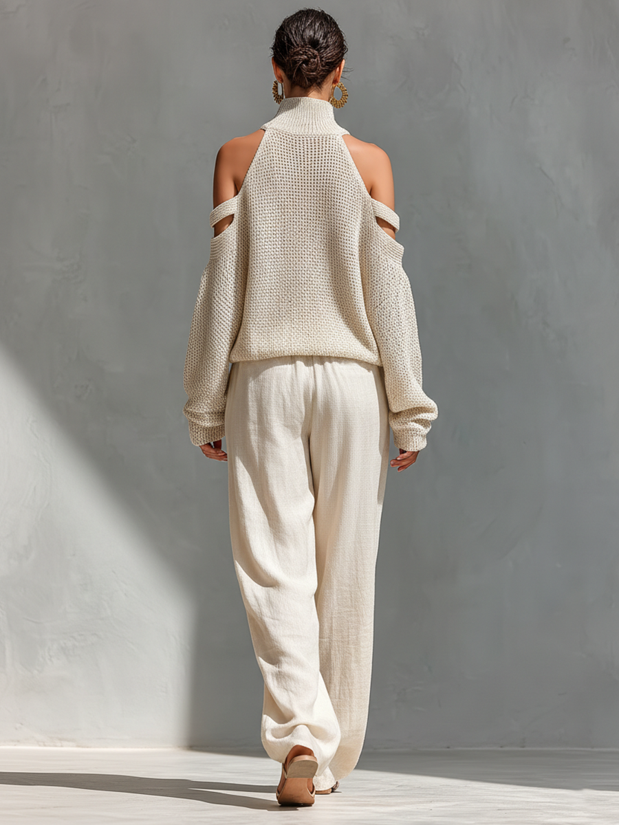 Thalia - Beżowy sweter off-shoulder z golfem i szerokie spodnie