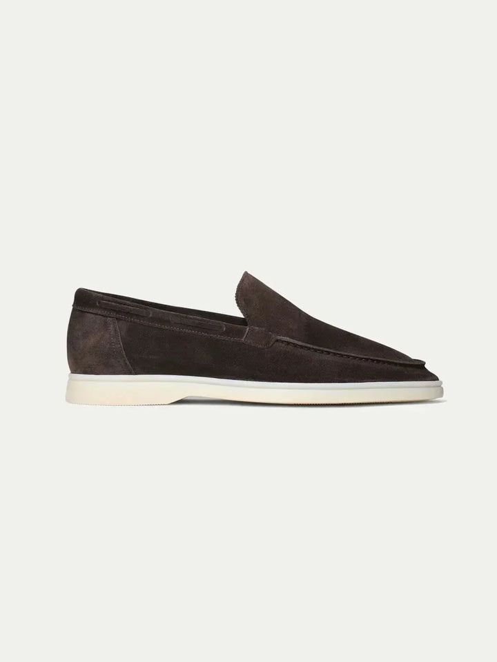 Klasyczne zamszowe loafersy brązowe