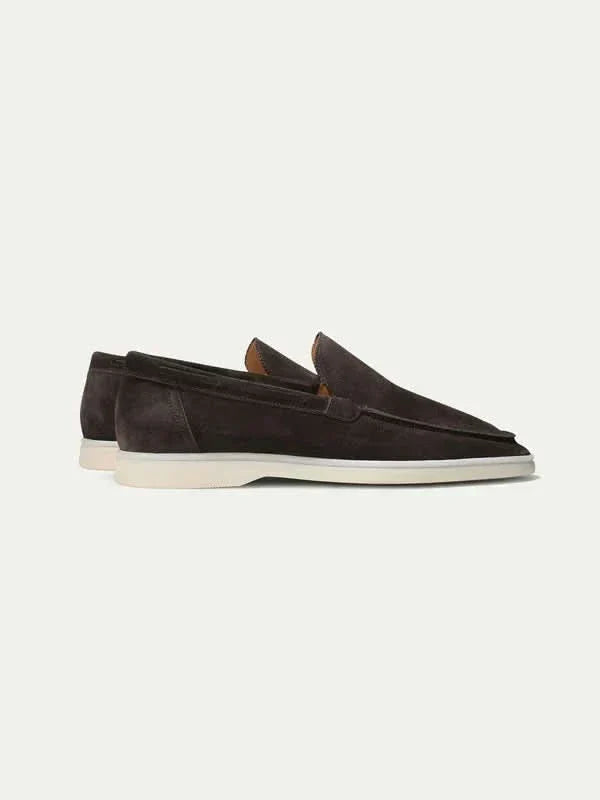 Klasyczne zamszowe loafersy brązowe