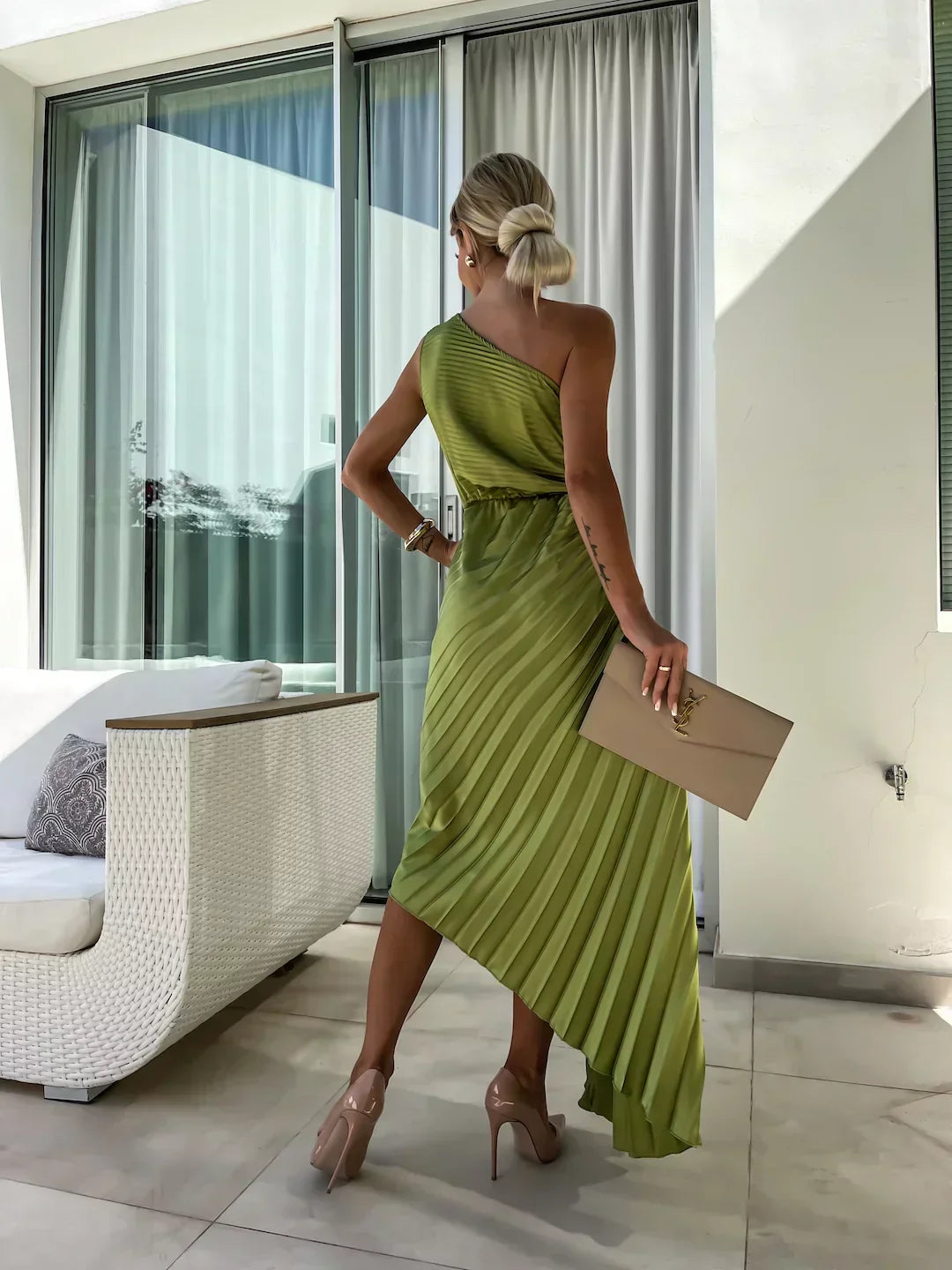 Lizbeth - Sukienka Maxi z Kwiatowym Ramiączkiem