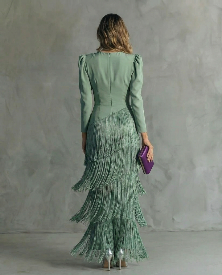 Clara | Elegancka sukienka z frędzlami