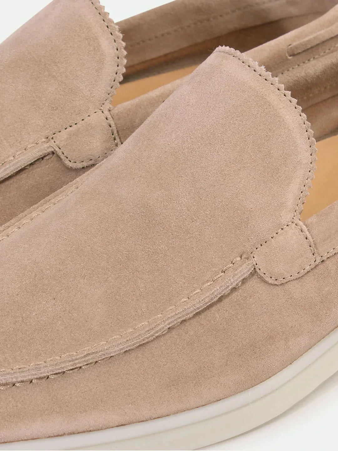 Klasyczne zamszowe loafersy Beżowe